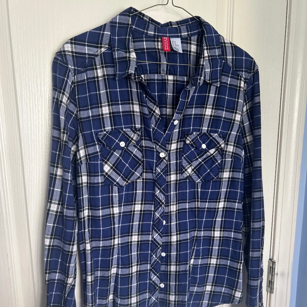 H&M Blue and White Plaid Button Down Shirt